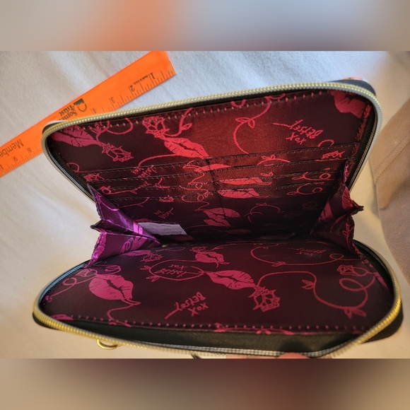 Betsy Johnson Emoji Cross Body Bag - Picture 7 of 7